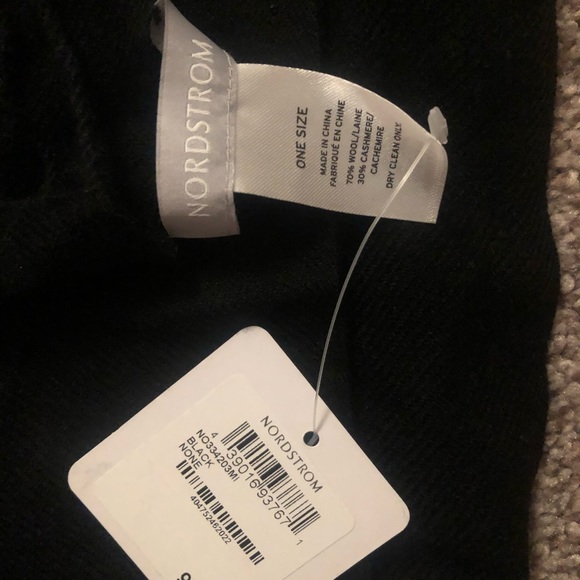 NWT Nordstrom scarf - Picture 4 of 4